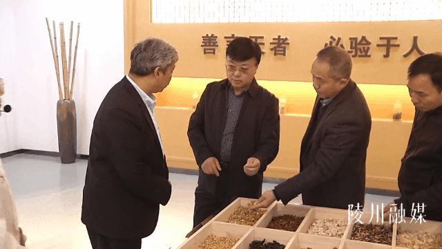 砖厂最新动态揭秘，日常温暖与友情力量展现的温馨场景
